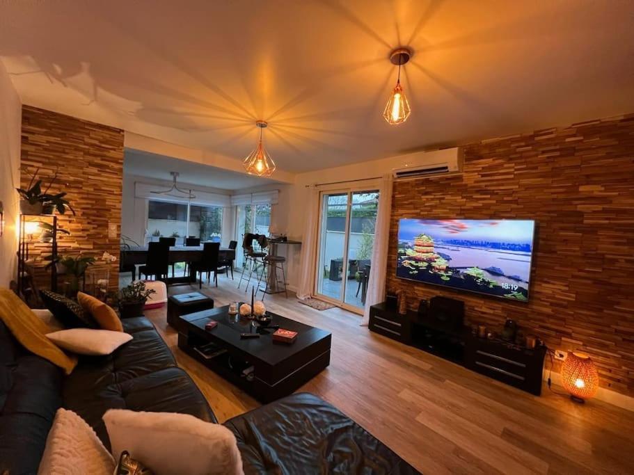 Maison Entiere Redessan Exteriör bild